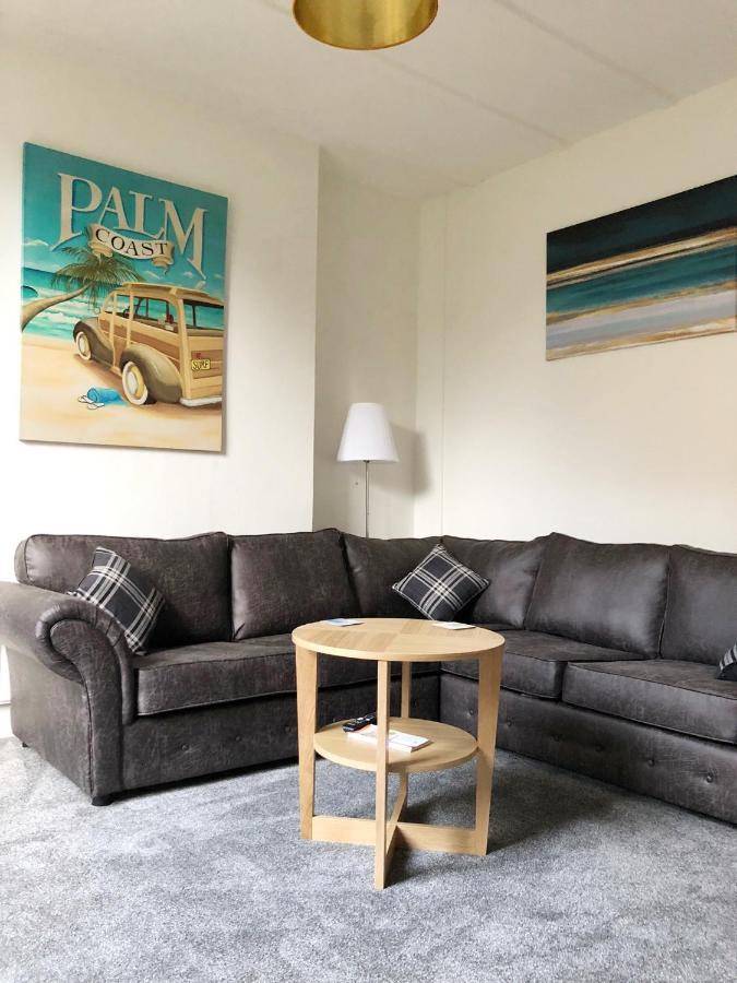 Summer Breeze -3 Bed-Sleeps 6-Parking-Walk To The Beach-Spacious-Families-Groups-Professionals Welcome Bornemouth Extérieur photo