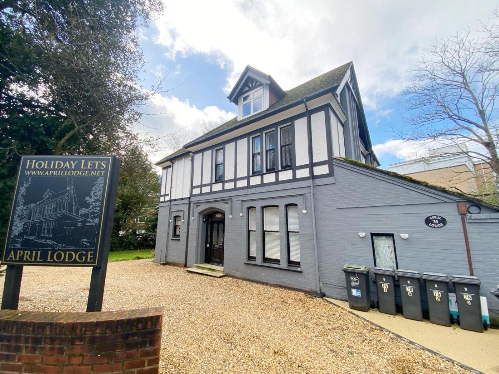 Summer Breeze. 3-Bed Apartment Close To The Beach Bornemouth Extérieur photo